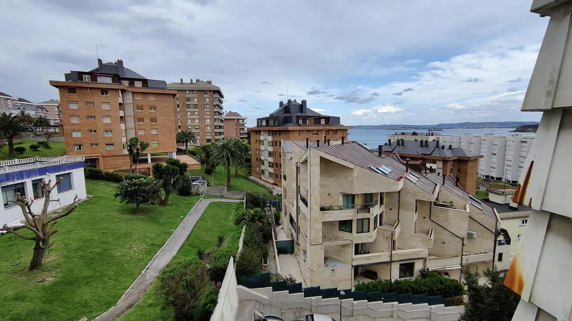 Los Delfines Santander